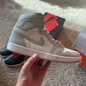 Jordan retro 1 high seafoam